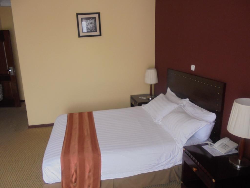 Soramba Hotel Business Plc Adis Abeba Exterior foto